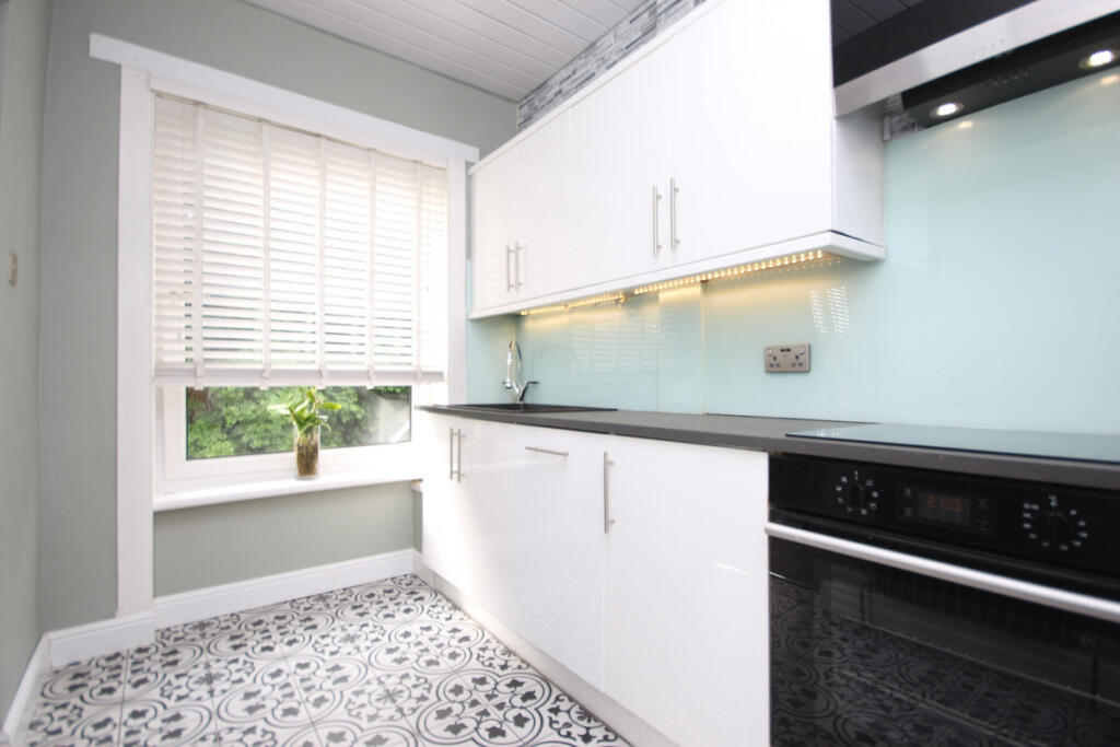 Apartment in Glasgow, Hangingshaw, King's Park - View 5