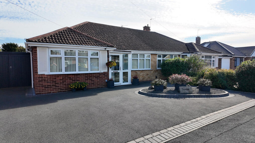 Main image of property: Knox Crescent, Nuneaton, CV11