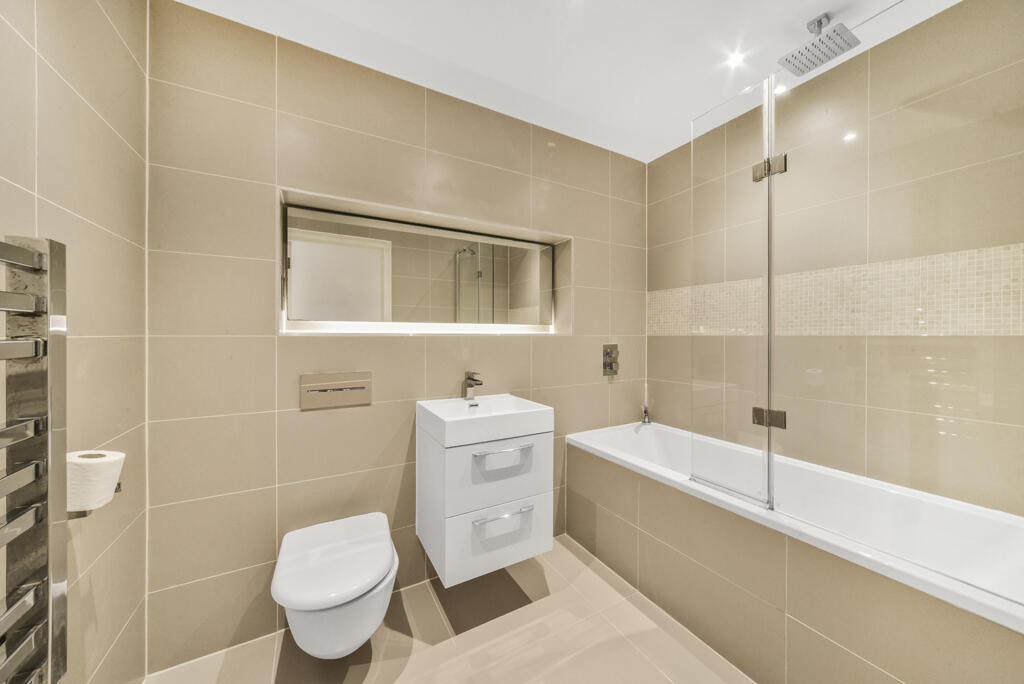 Apartment in London - More
