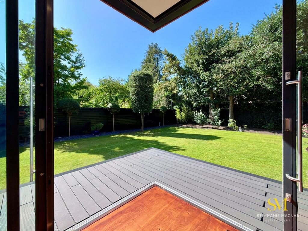 House in Sefton, Freshfield, Formby - More