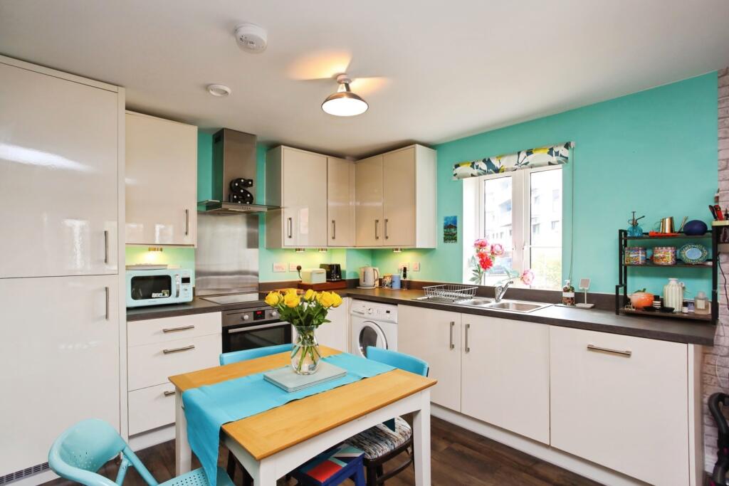 Apartment in Tonbridge and Malling, Kent - View 3