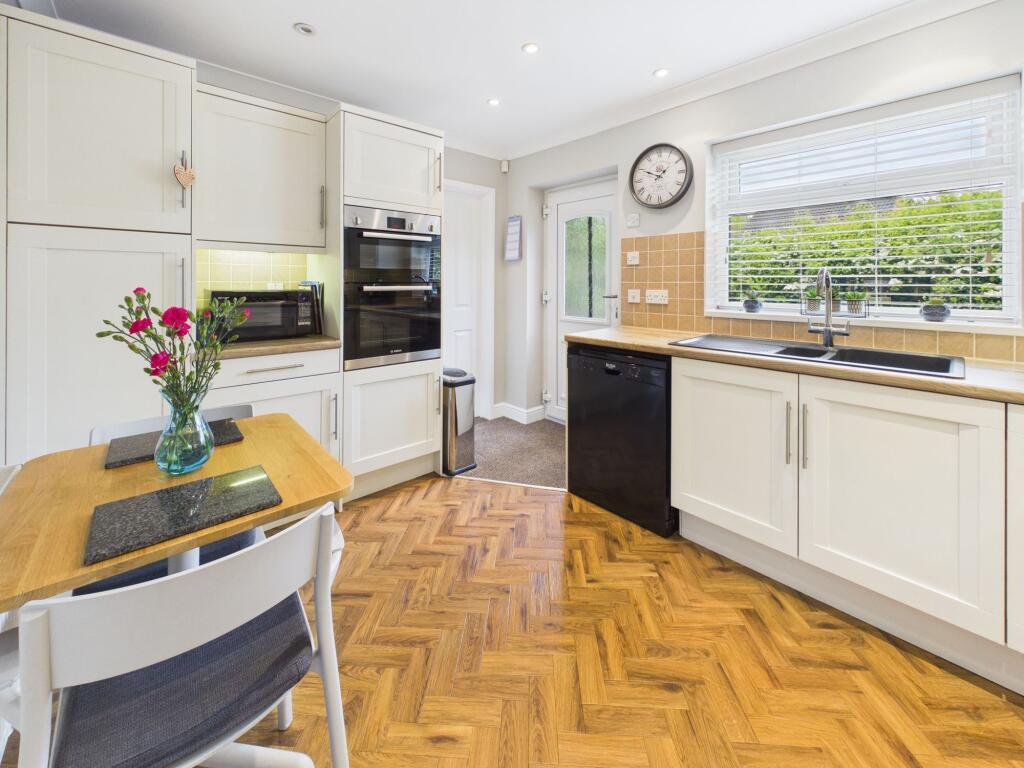 House in Ashfield, Sutton in Ashfield, Huthwaite - More