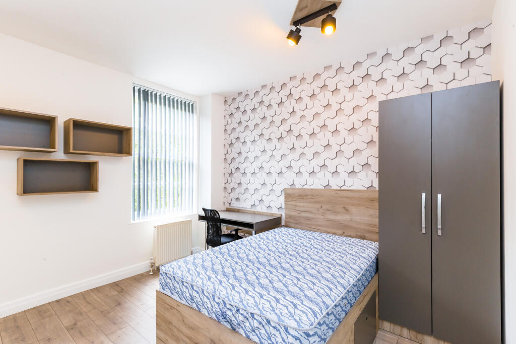 Apartment in Newcastle upon Tyne - View 4