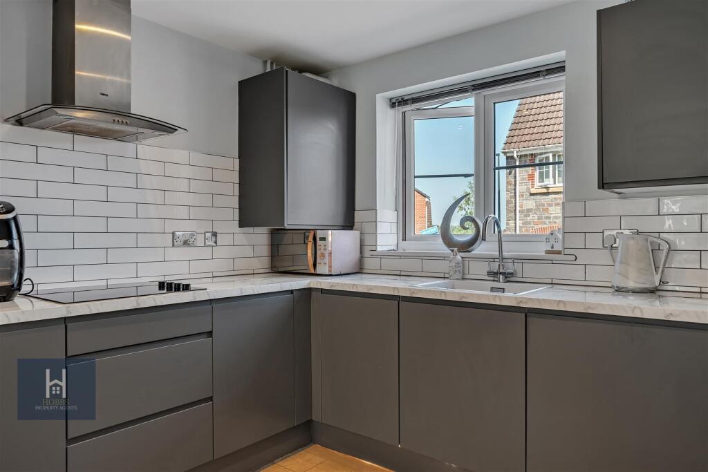 Blackberry Close, Yate photo 5