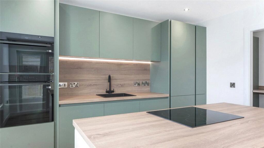 House in Kirkcaldy - More