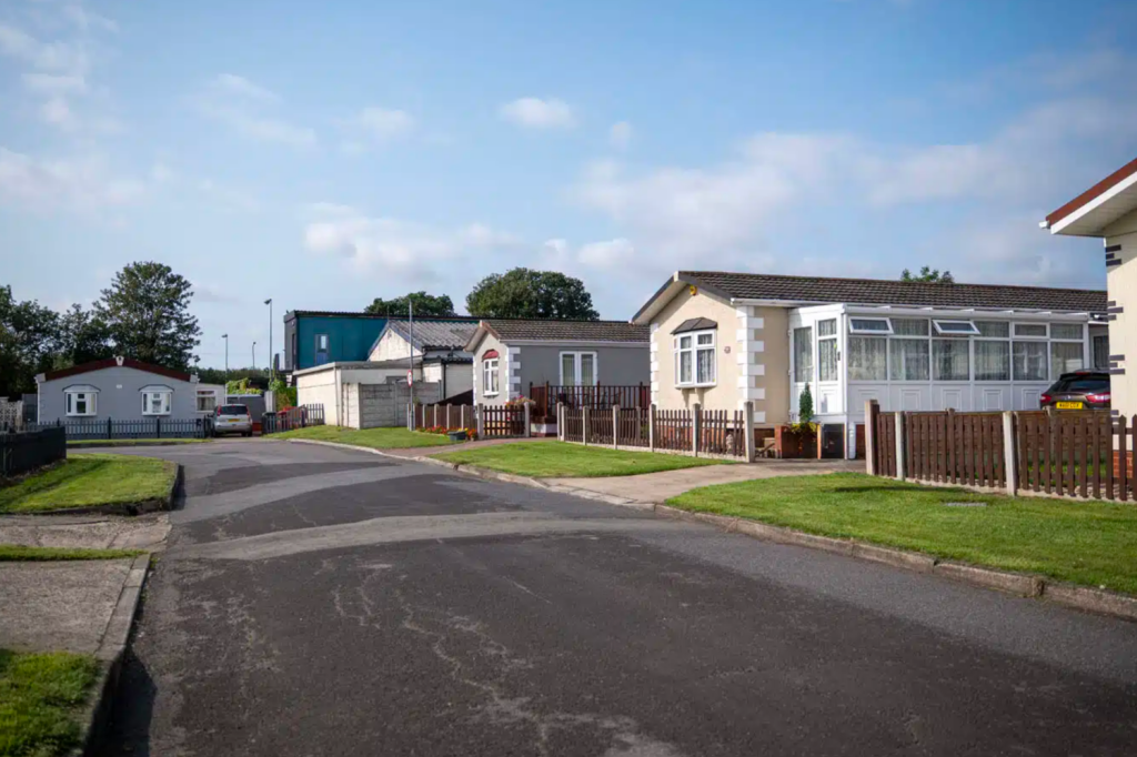 Burringham Road, Scunthorpe, DN17 2AL photo 4