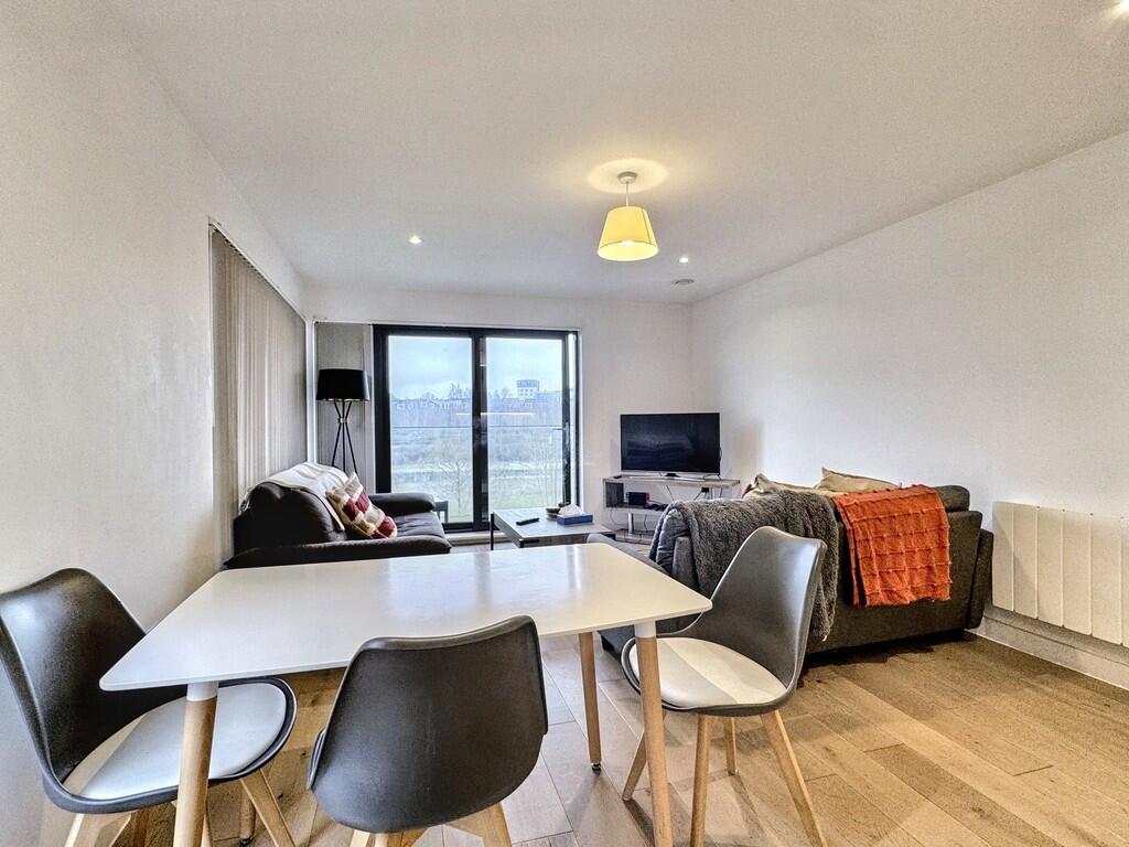 Apartment in Ashford, Kent - View 3