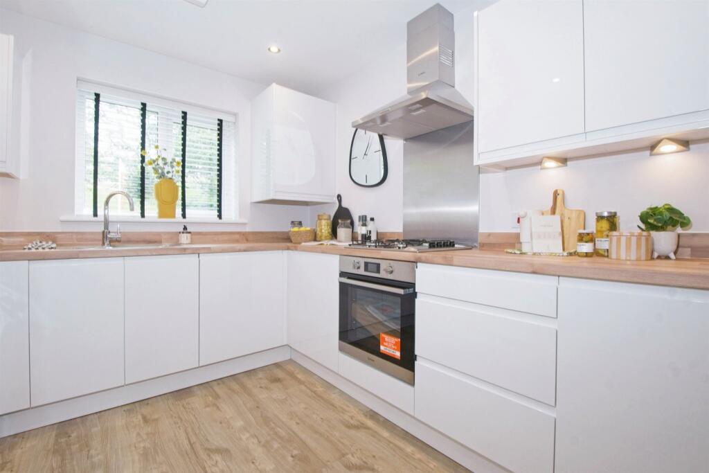 House in Cardiff, Trowbridge - View 4