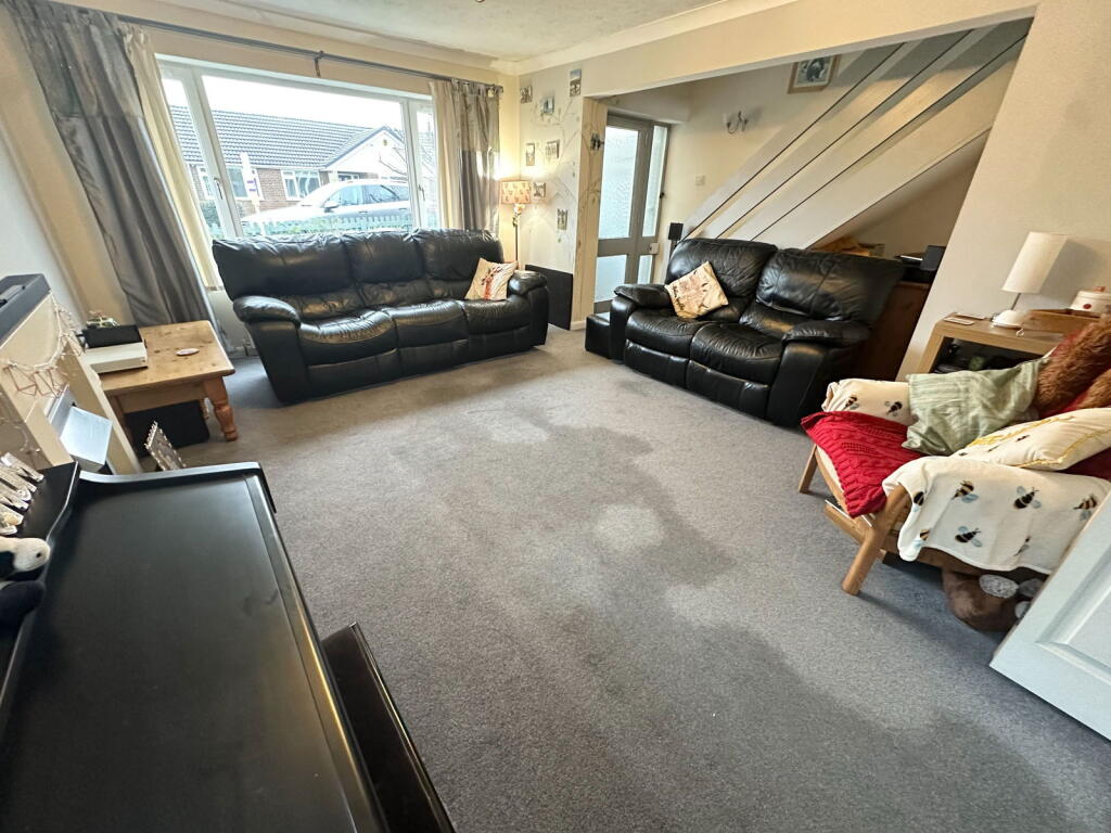 Birks Avenue, Millhouse Green, Sheffield photo 3