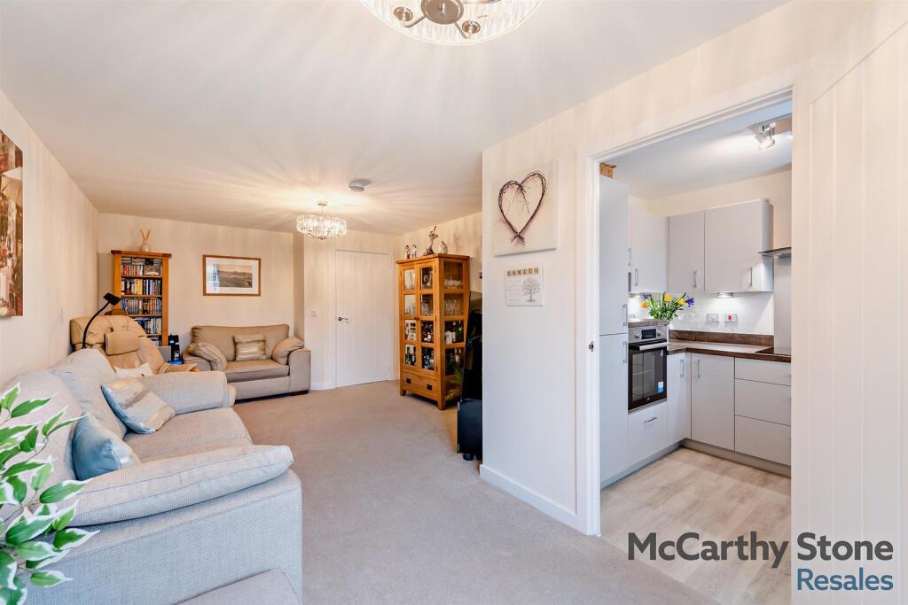 Symonds Grange, Hooton Road, Willaston, Neston, CH64 1AD photo 3