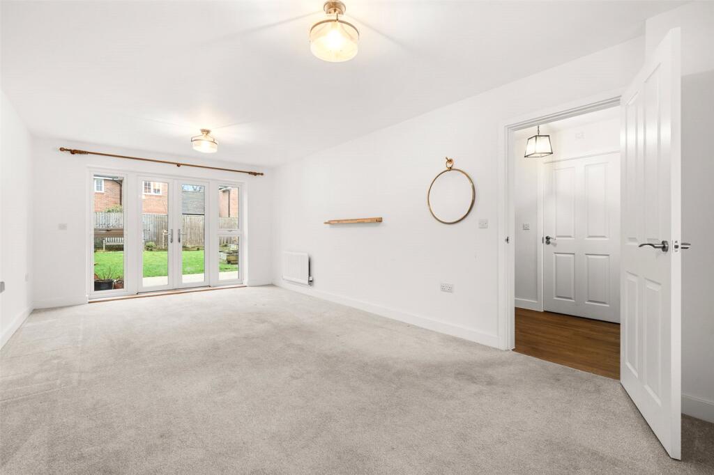 Readwin Crescent, Wokingham, Berkshire, RG40 photo 2
