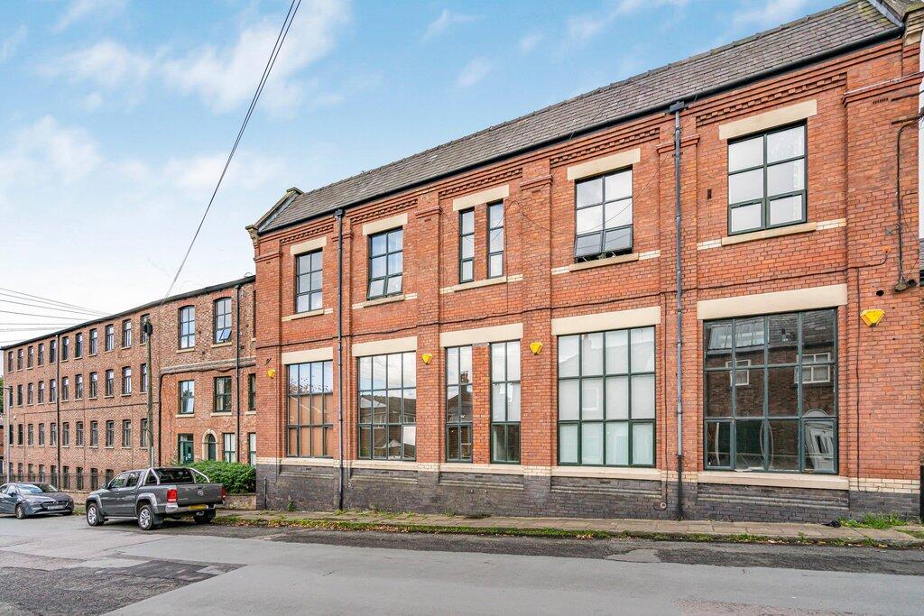 Apartment in Macclesfield, Cheshire East - View 4