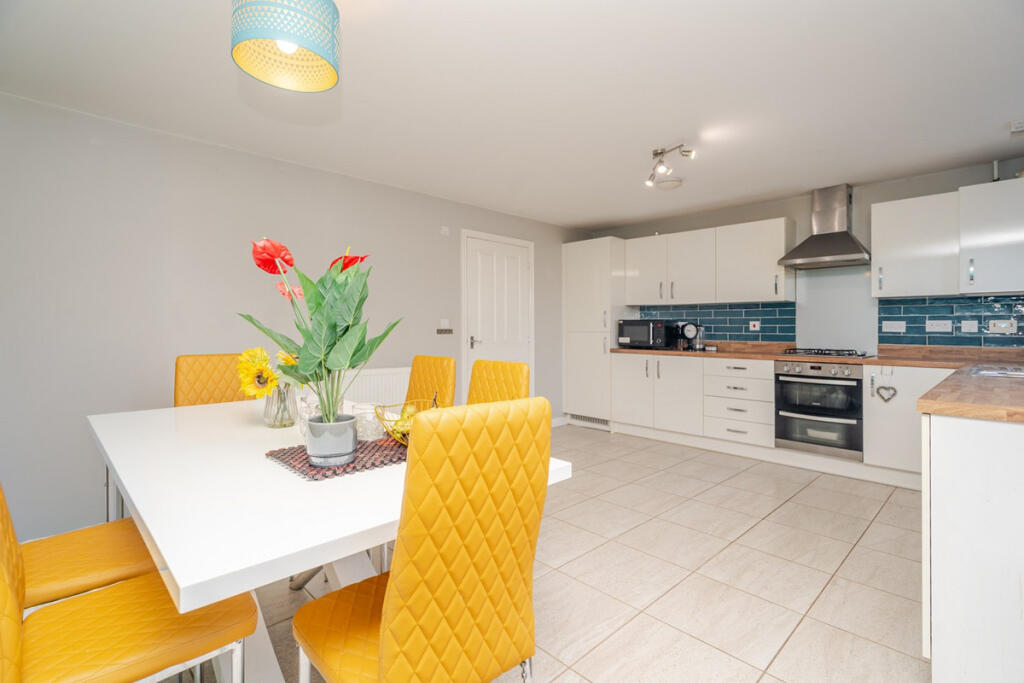 House in Luton - More