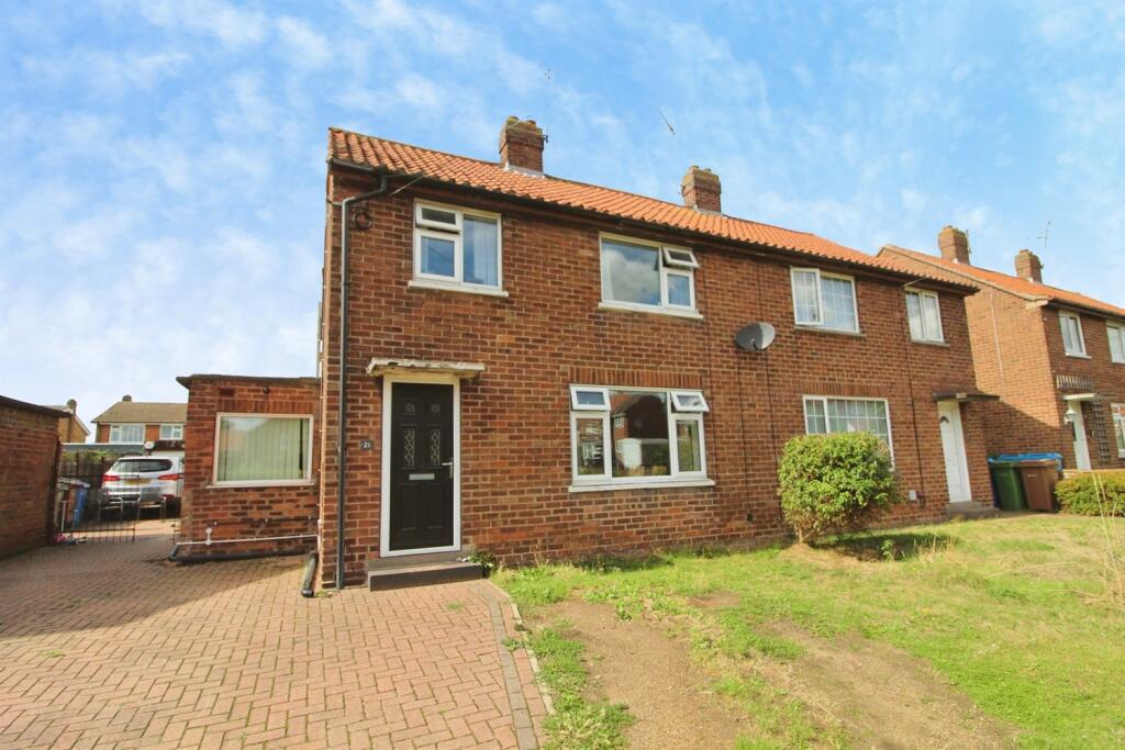 Main image of property: The Oval, HU15