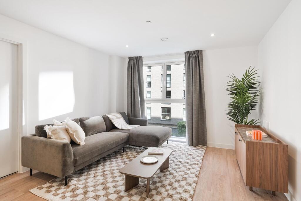 Main image of property: Clippers Quay, Salford Quay Salford M50
