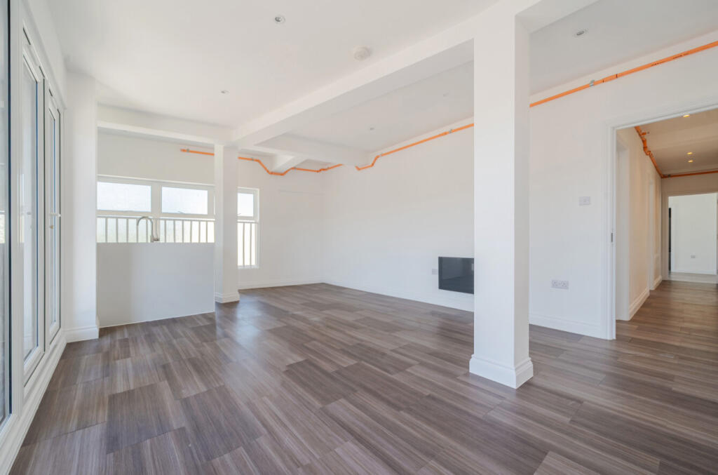Apartment in Worthing, West Worthing - More