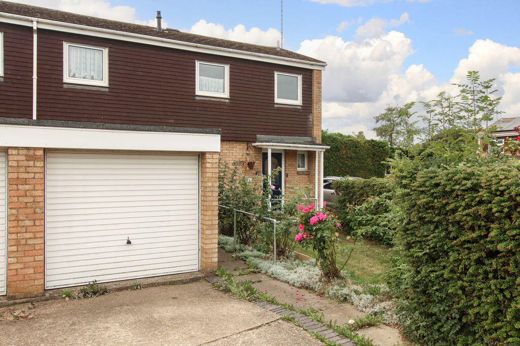 Main image of property: Robin Hood Meadow, Hemel Hempstead