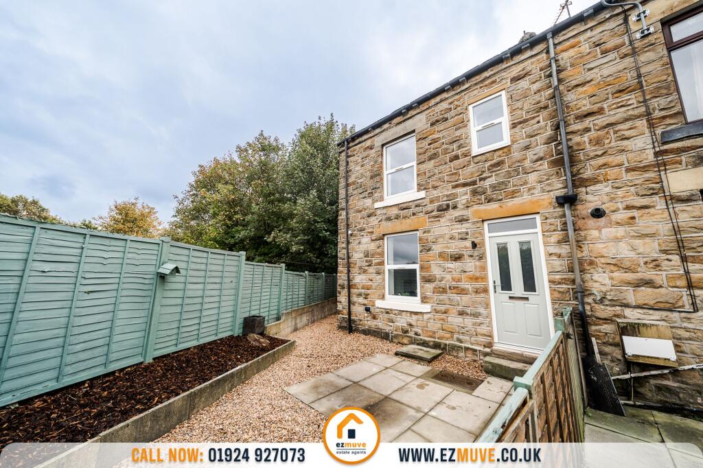 2-bed terraced on Back Carlinghow Lane, Batley, WF17, £125,000