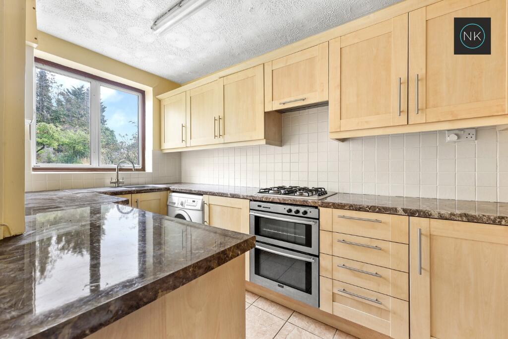 House in Epping Forest, Theydon Bois - View 3