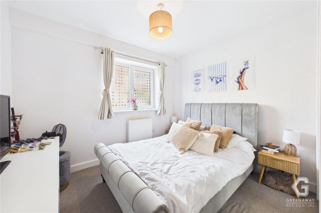 Apartment in Redhill - View 3