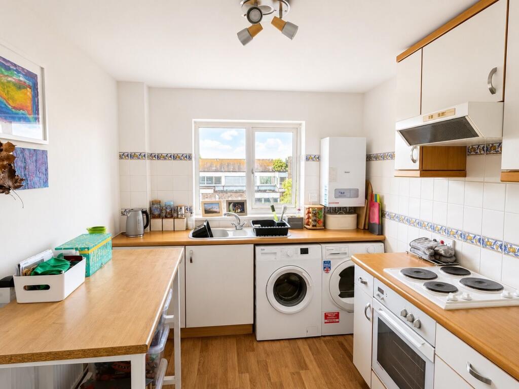 Apartment in Adur, West Sussex - View 2