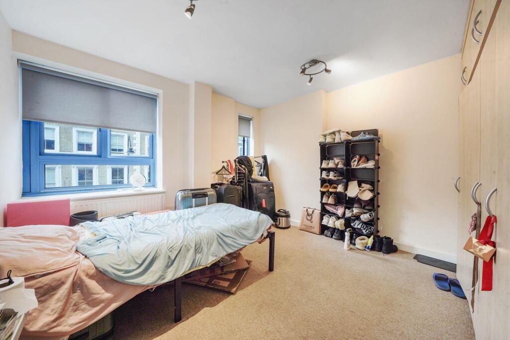 Apartment in London - View 5