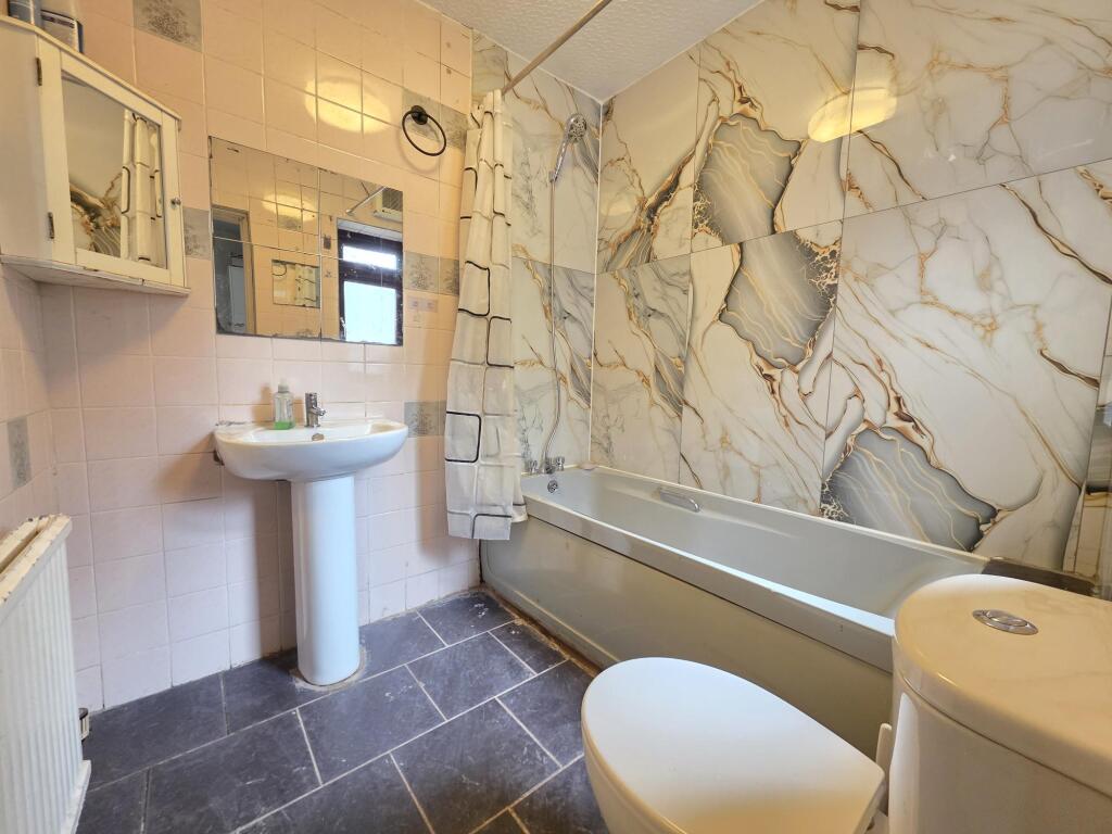 House in Birmingham, West Midlands - More