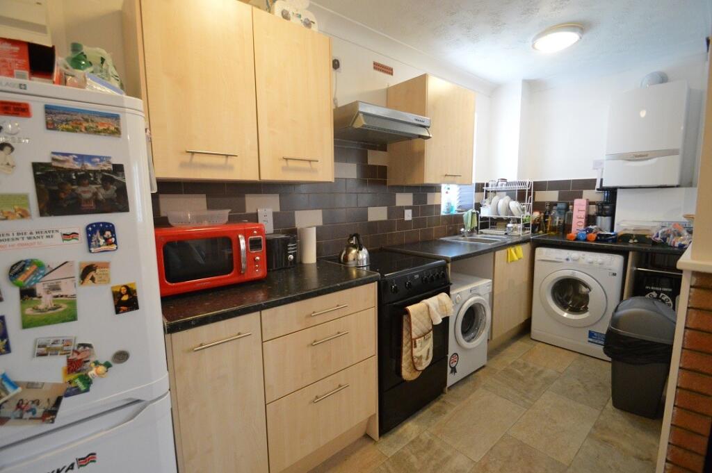 House in Slough - View 2