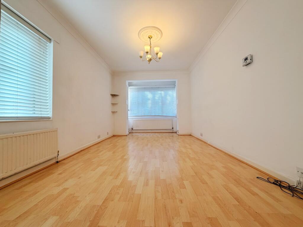 Apartment in Kingston upon Thames - View 5