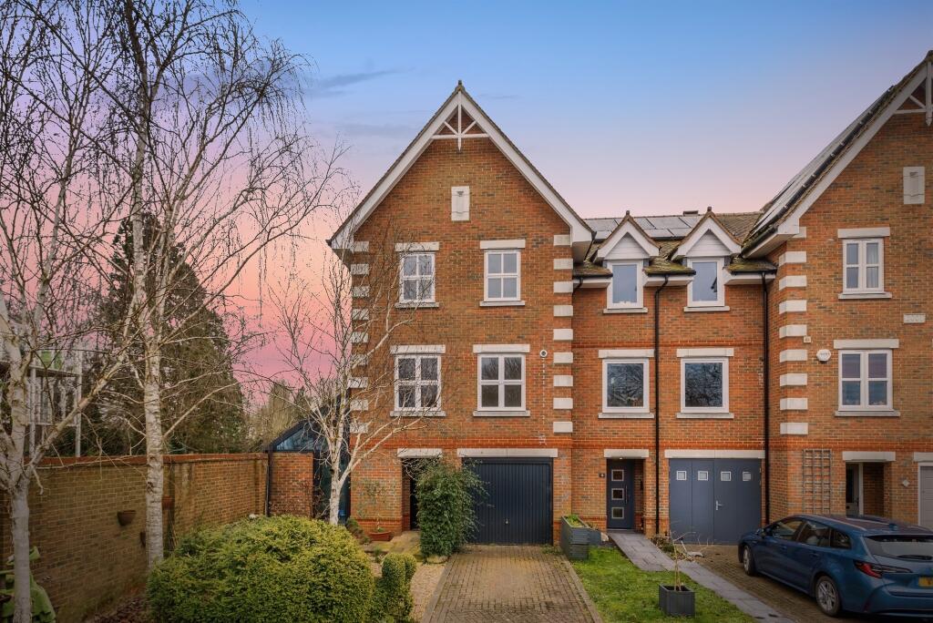 Main image of property: Burgess Close, Abingdon