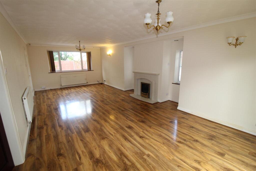 The Sycamores, Vale Avenue, Horwich. photo 2