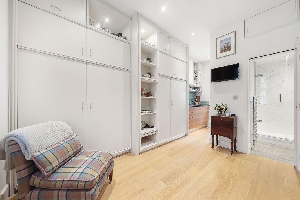 Apartment in London - View 5