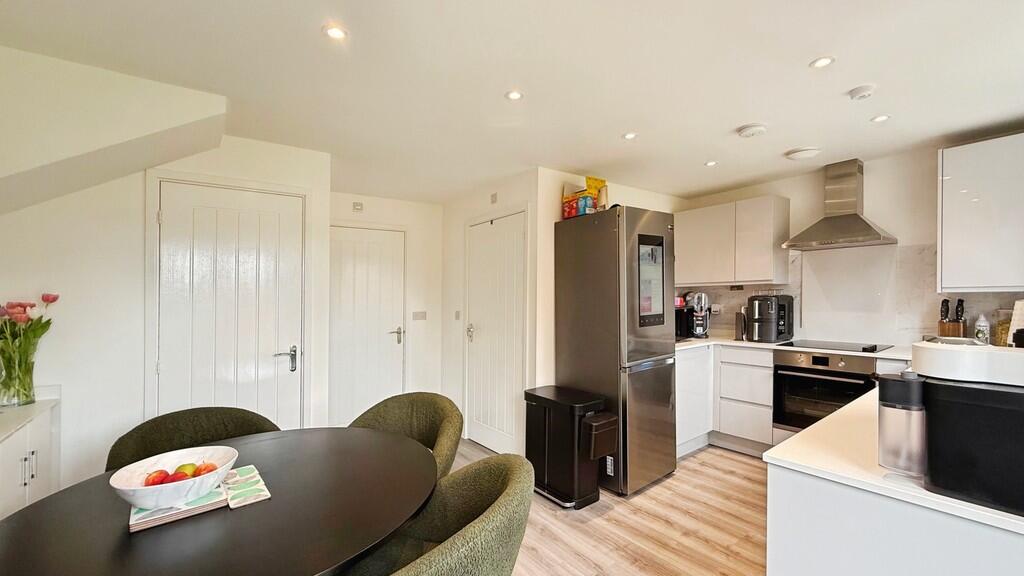 House in Warminster, Tascroft Rise, Wiltshire - More