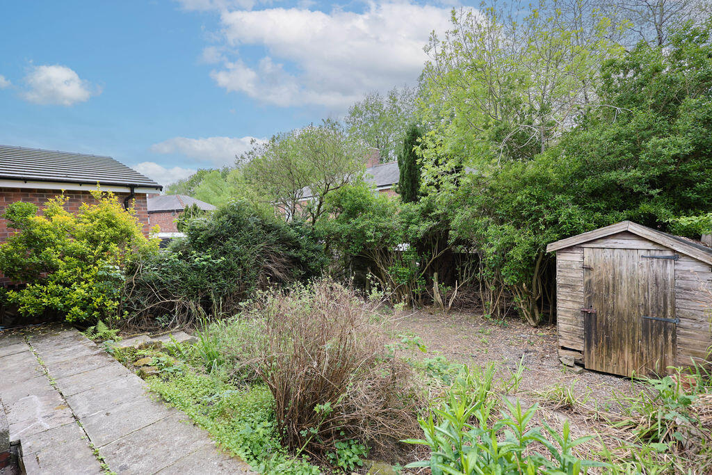 Cedar Drive, Wigan photo 4