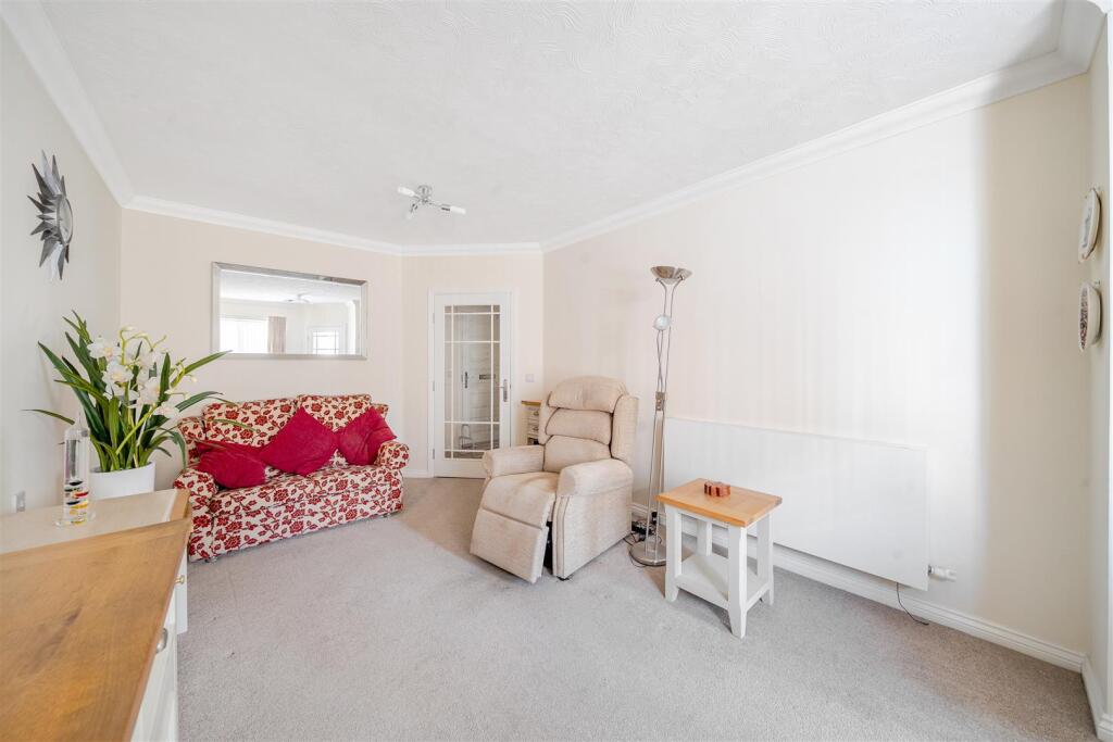 Apartment in Bishop's Stortford, Hockerill - View 4