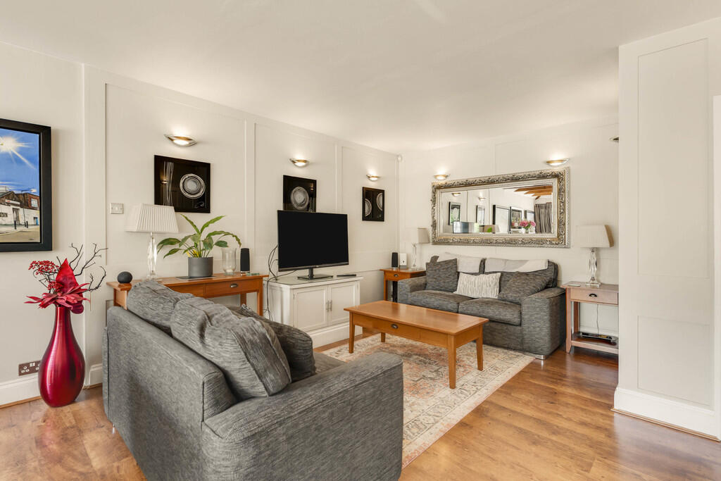 House in Redhill - More