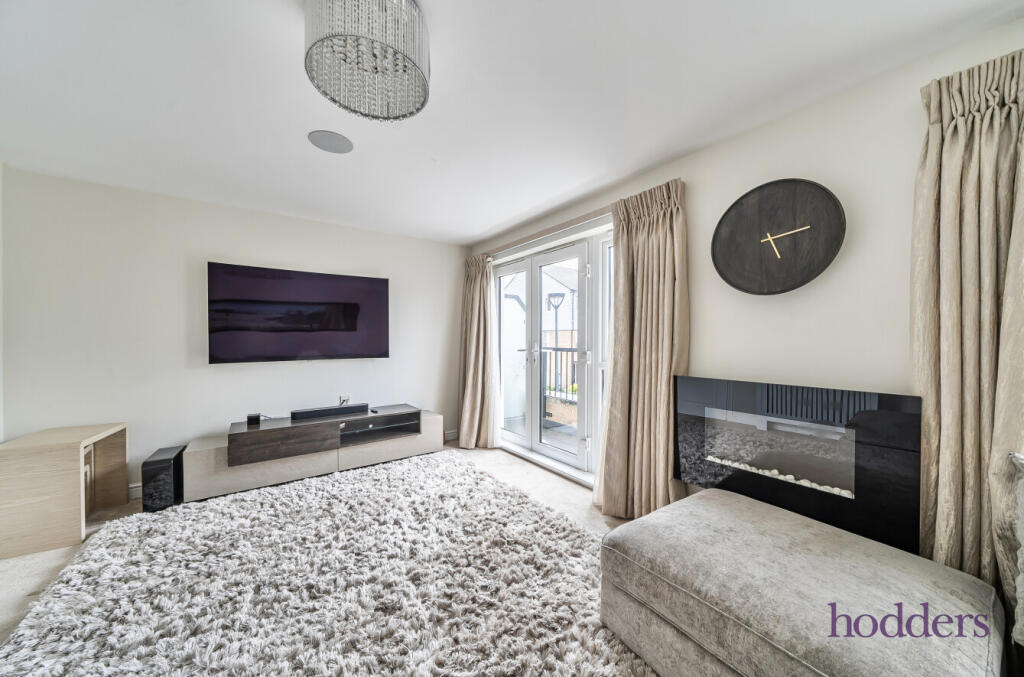 House in Runnymede, Addlestone - View 2
