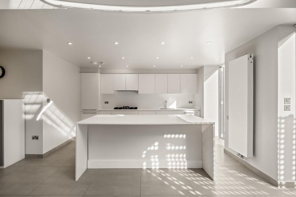 House in London, Kensington - View 3