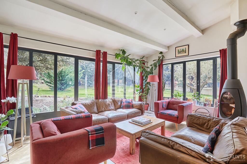 Main image of property: Provence-Alps-Cote d`Azur, Bouches-du-Rhône, Rognes