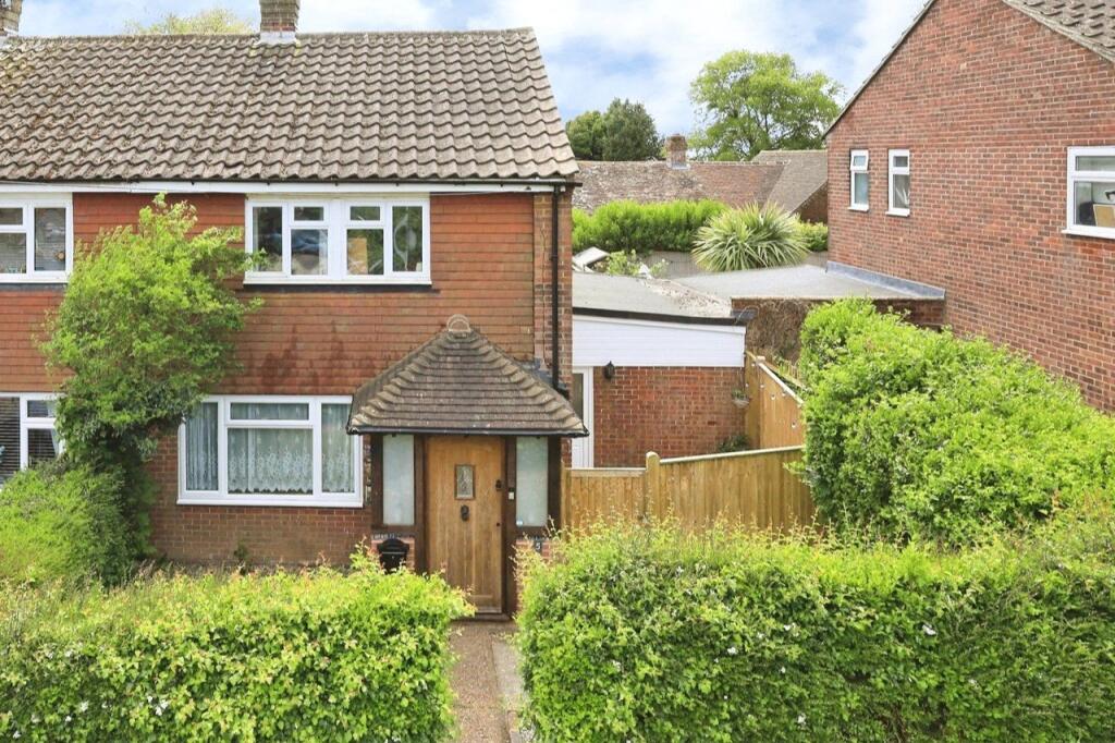 Main image of property: Pont Close, Punnetts Town, Heathfield, East Sussex, TN21