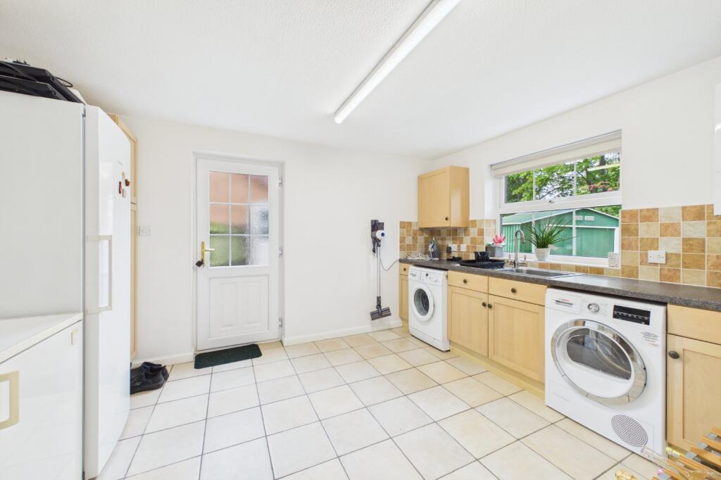 House in Wokingham - View 6