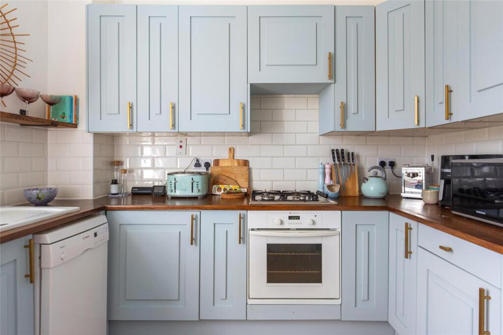 Apartment in London - More