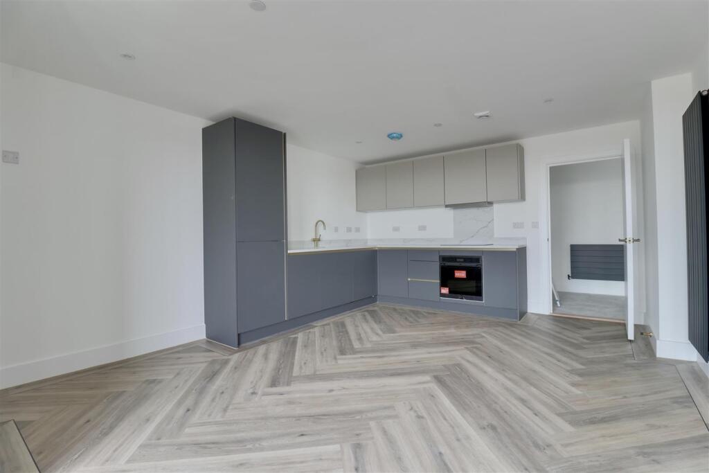Apartment in Portsmouth - View 2