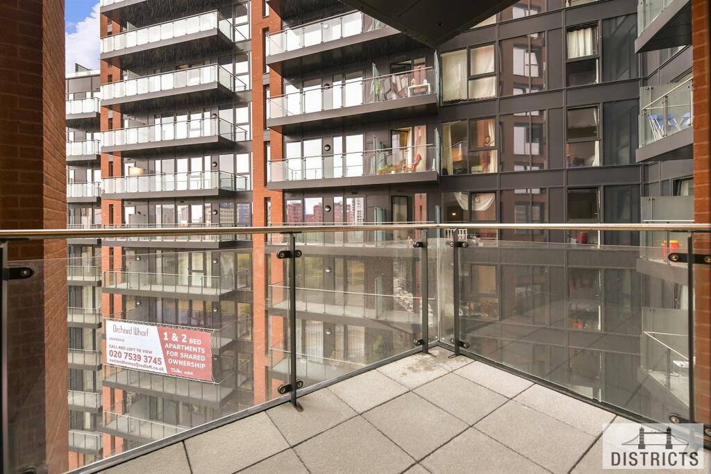 Apartment in London, Blackwall - View 4