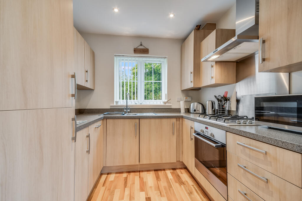 House in Chelmsford, Great Baddow - More