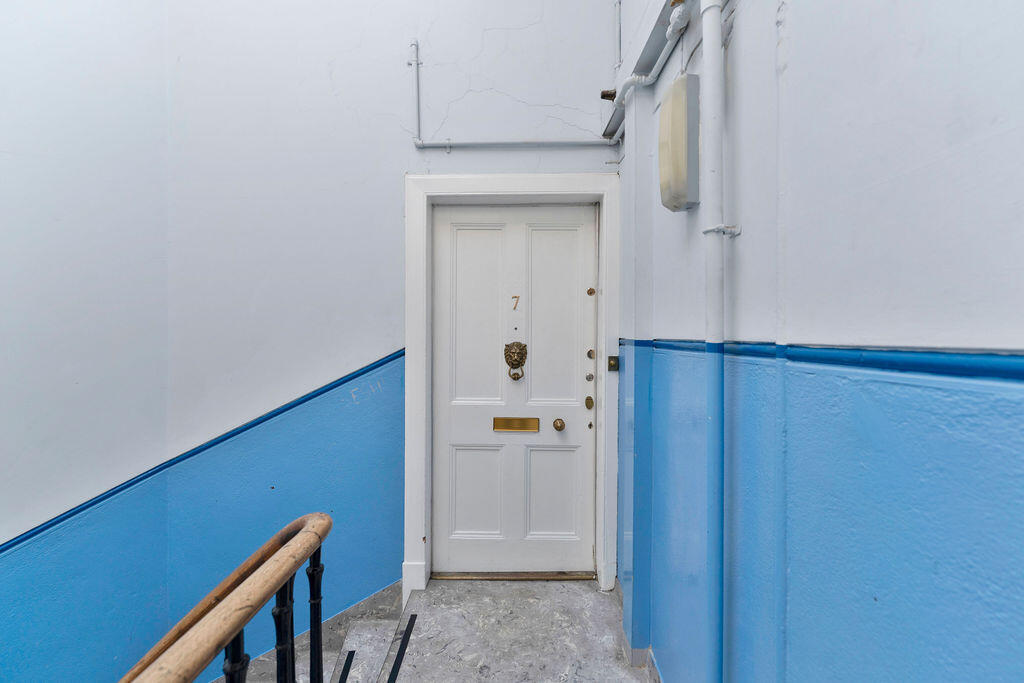 Apartment in Edinburgh, Church Hill, Morningside - View 2