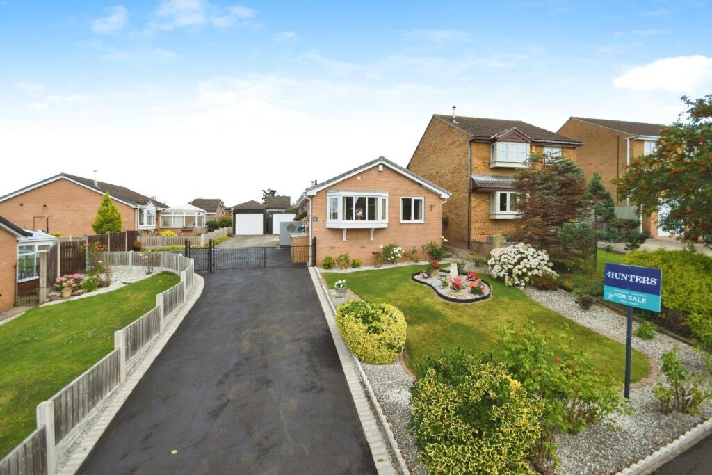 2-bed detached on Durham Avenue, Grassmoor, Chesterfield, S42 5DL, £230,000
