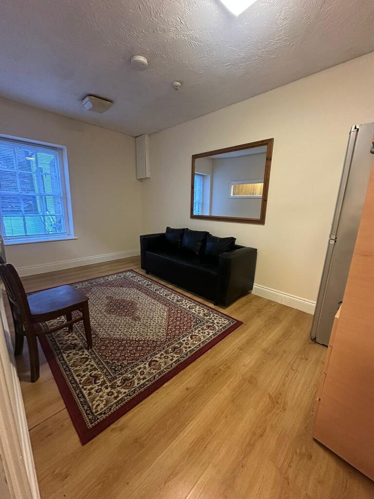Main image of property: Flat , A Park Street, Luton