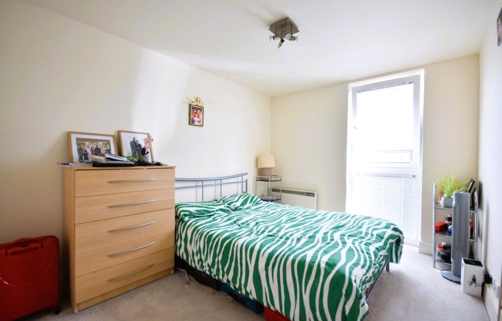 Apartment in Kingston upon Thames - View 5
