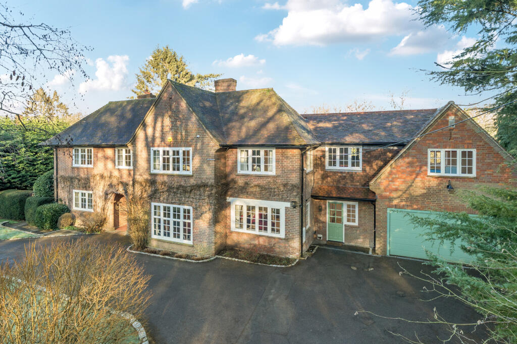 Main image of property: Chiltern Road, Ballinger, HP16